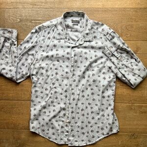 Men’s XL Zara long sleeve button down casual dress shirt.
